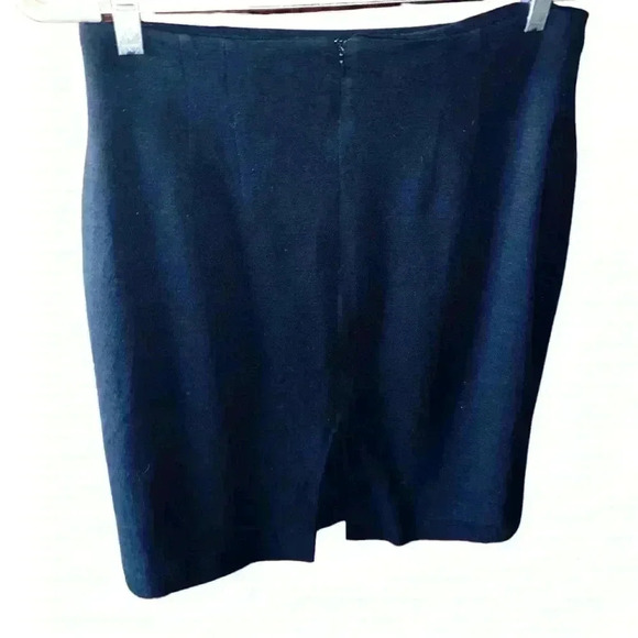 Liz Claiborne size 14 100% wool midnight blue pencil skirt.Hidden zipper, lined. - Picture 2 of 9